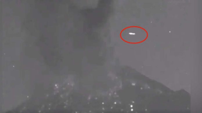 Meteorito en el volcán Popocatépetl
